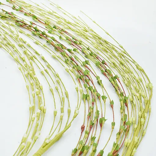 Imagen de Vara de flores artificiales tipo lluvia de 118cms. de largo color verde con blanco