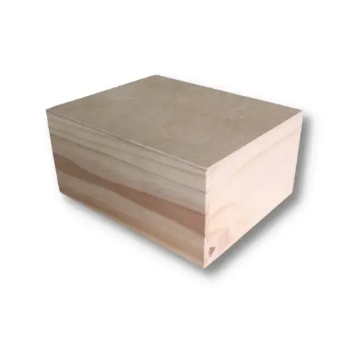 Imagen de Caja de madera de pino rectangular con bisagras sin broche (20*25)12cms.