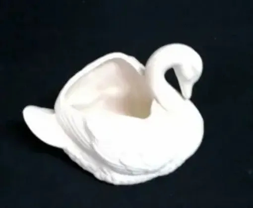 Imagen de Cisne mediano de ceramica de 16x10x13cms
