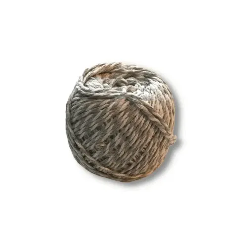 Imagen de Hilo de algodon bitono de 2mms en ovillo de 50grs=45mts color Crudo con Gris