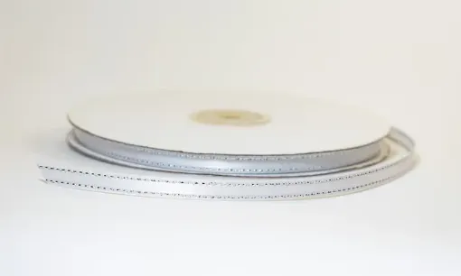 cinta satinada borde metalizado ancho 1 4 6mms rollo 45mts color blanco plata 0