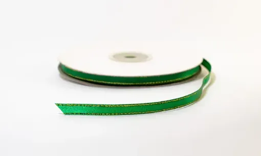 cinta satinada borde metalizado ancho 1 4 6mms rollo 45mts color verde oro 0