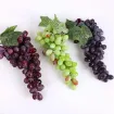 racimo uvas grandes 30cms color morado 1