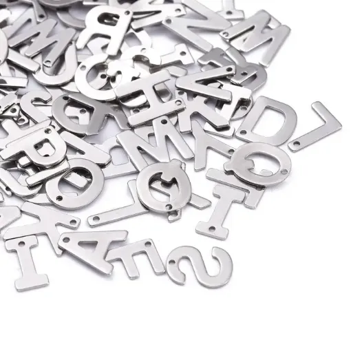 set 50 dijes acero inoxidable modelo alfabeto abecedario letras 12x5mms x50 color niquel 0