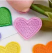 aplique parche bordado termoadhesivo para tela modelo corazon 35mms varios colores 3