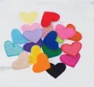 aplique parche bordado termoadhesivo para tela modelo corazon 26mm x10 unidades surtidas 1
