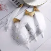 pluma blanca punta dorada 10 15cms por 10 unidades 3