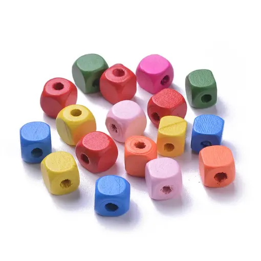 cuentas madera cubo agujero colores 10mms x500grs 570 unidades aprox 0