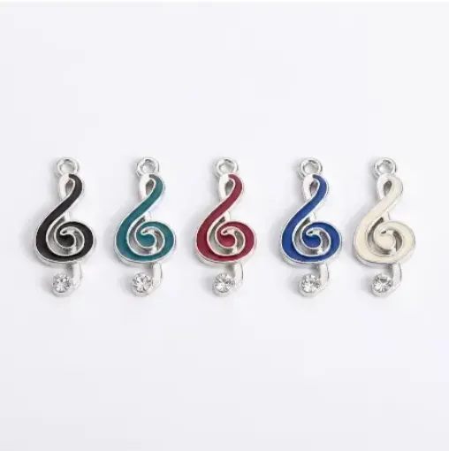 dije colgante metalico modelo clave sol strass medida 22x10mms x5 unidades color plata multicolor 0