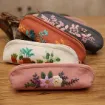 kit bordado cartuchera algodon 21x17x4cms hilos patron motivo floral color azul 1
