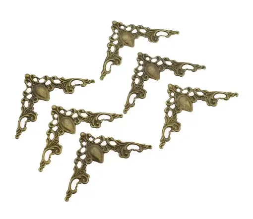 filigrana decorativa metalica fina modelo esquinero calado 42x58mm x10 unidades color bronce antiguo 0