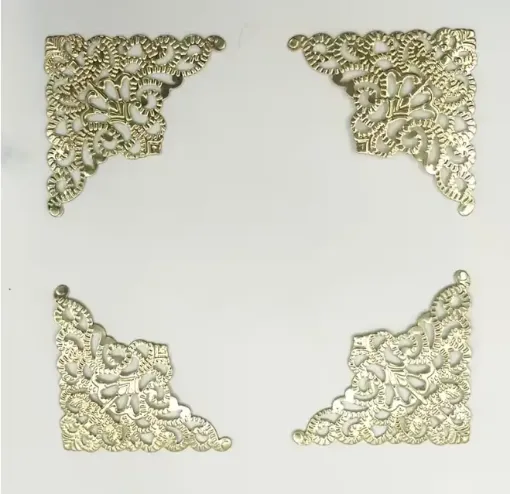 filigrana decorativa metalica fina modelo esquinero calado 36x51mm x10 unidades color dorado 0
