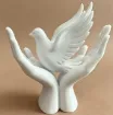 pieza impresion 3d abs modelo mano paloma medida 90x40x100mms color blanco 2
